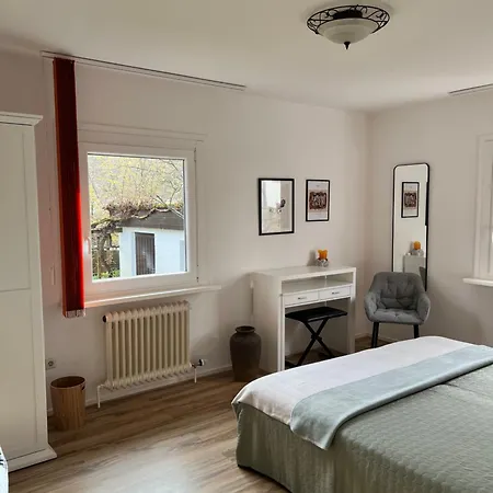 Ferienhaus - Zum Findling - *