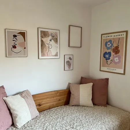 Ferienhaus - Zum Findling - *